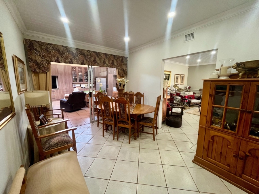 3 Bedroom Property for Sale in Flamwood North West